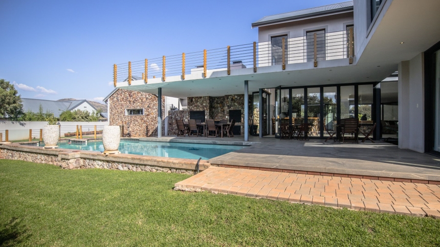 5 Bedroom Property for Sale in The Coves North West